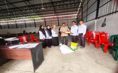 Wujud Kepedulian, Kepala MTsN 1 Gayo Lues Bersama Guru Kunjungi Korban Kebakaran di Kampung Ulun Tanoh